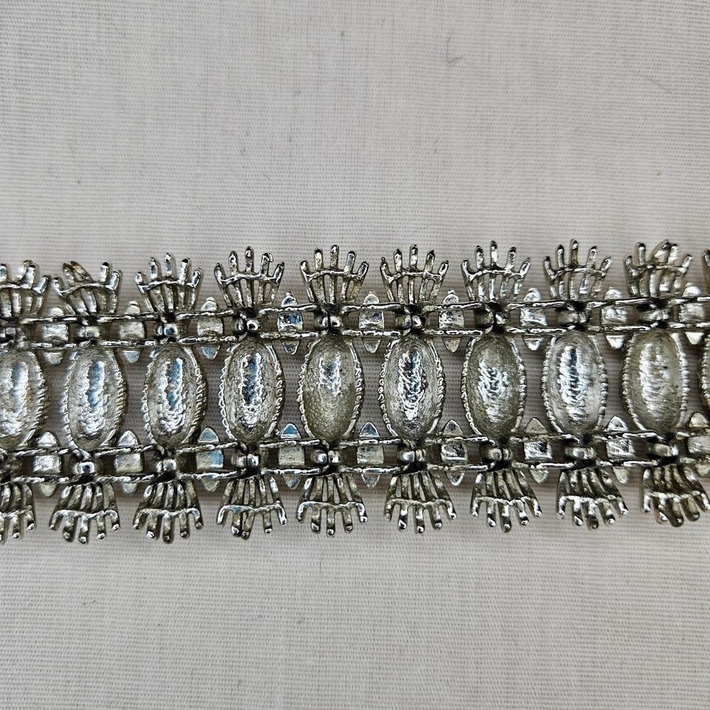 Sarah Coventry Vintage 1960s Pineapple Crown Panel Bracelet - Some Wear - Picture 10 of 12